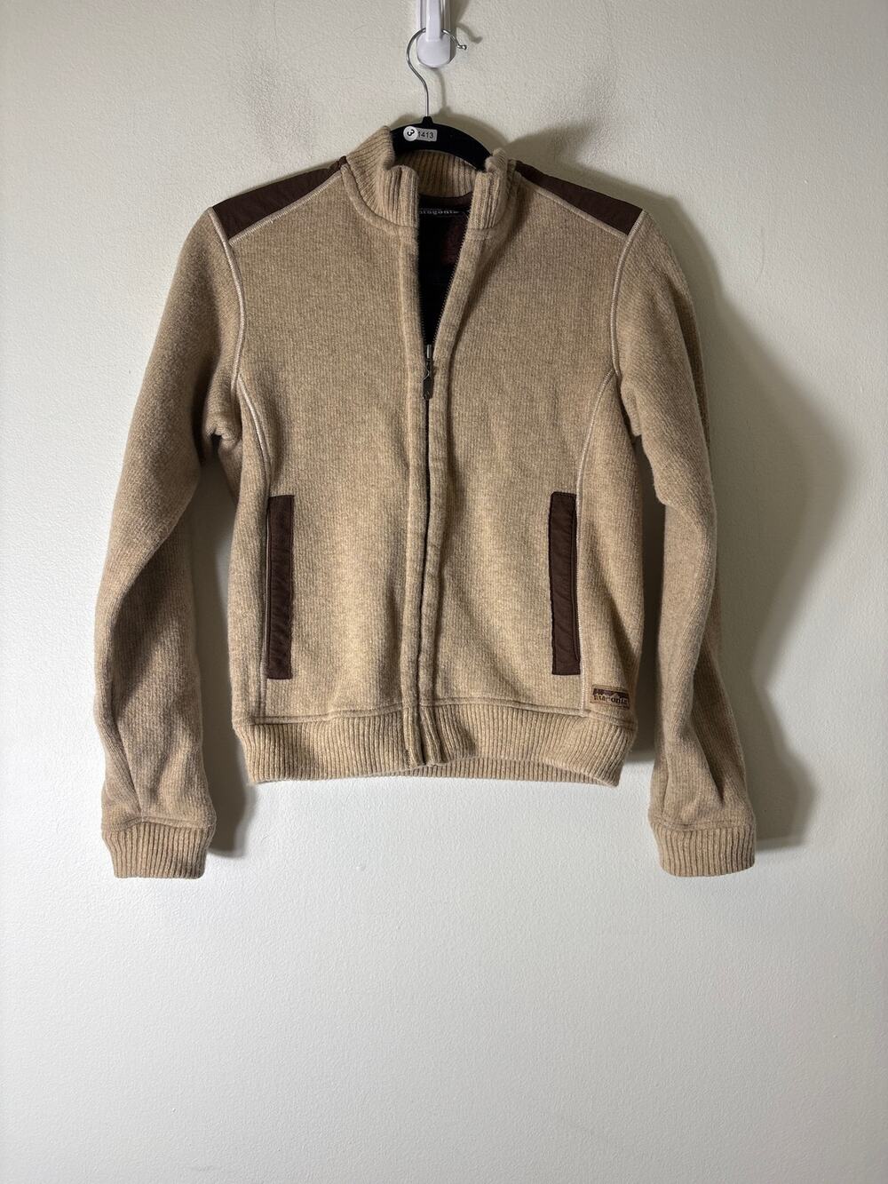 Woman's Patagonia Wheat/Tan Long Sleeve Zip Front Sweater Sz S